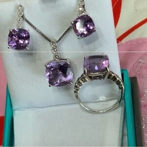 ❣️Beautiful Amethyst set new no tags.